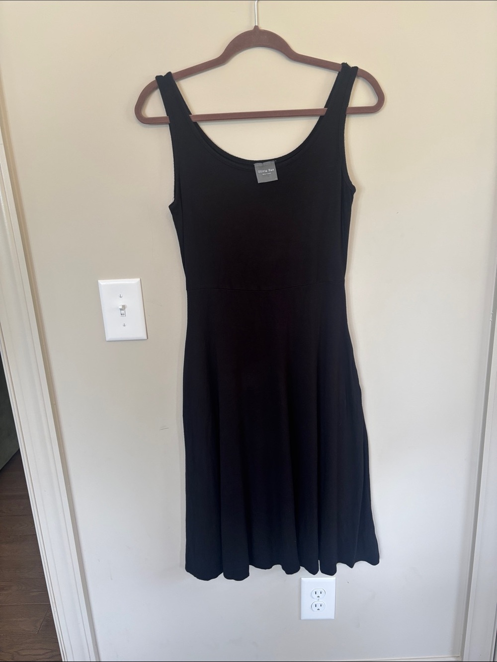 Olivia Rae Black Sleeveless Midi Dress